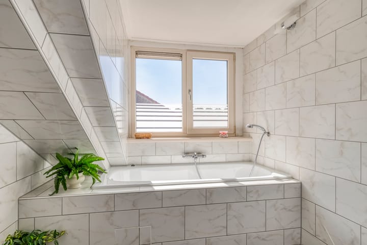 Photo 20 of Moutmolenstraat 25