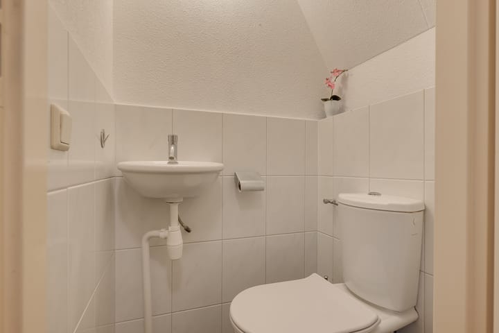 Foto 10 van Alexander Adamskistraat 1