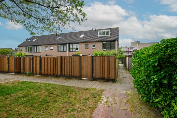 Foto 25 van Alexander Adamskistraat 1