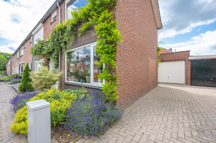 Foto 60 van Meidoornstraat 9
