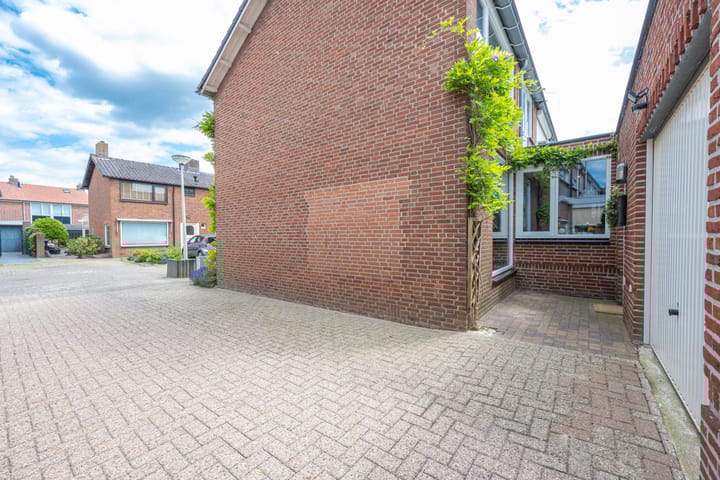 Foto 61 van Meidoornstraat 9