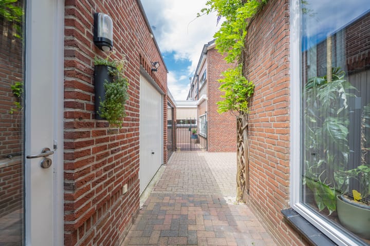 Foto 62 van Meidoornstraat 9