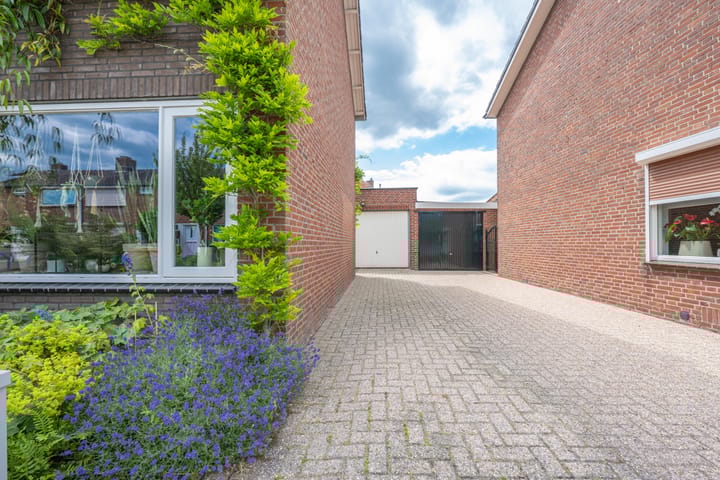 Foto 66 van Meidoornstraat 9