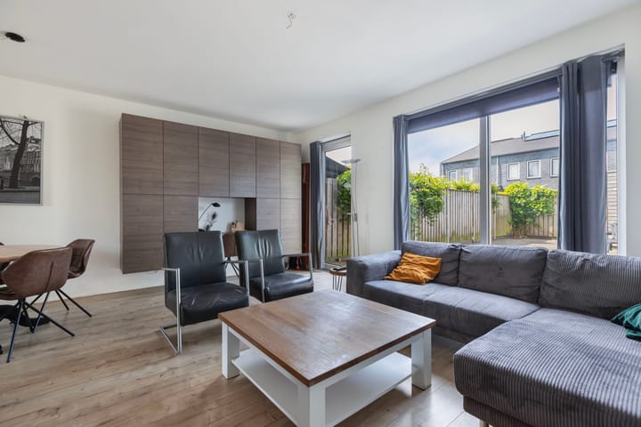 Foto 10 van Annie Zernikeweg 21