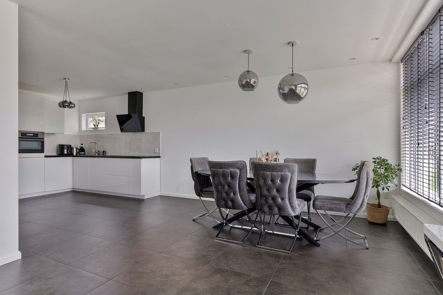 Photo 10 of Vier Ambachtenstraat 10