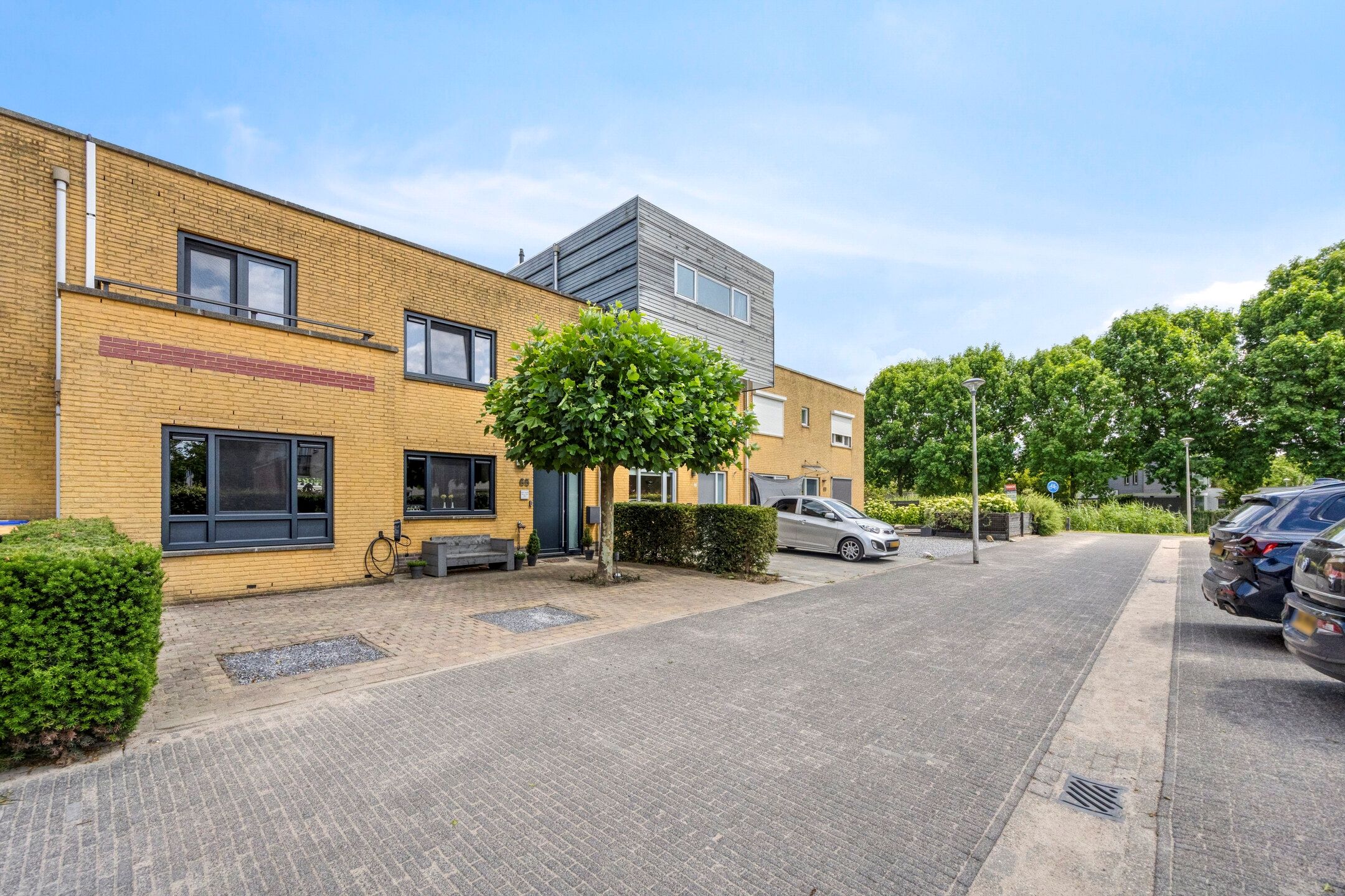 Foto 6 van Smaragd 65