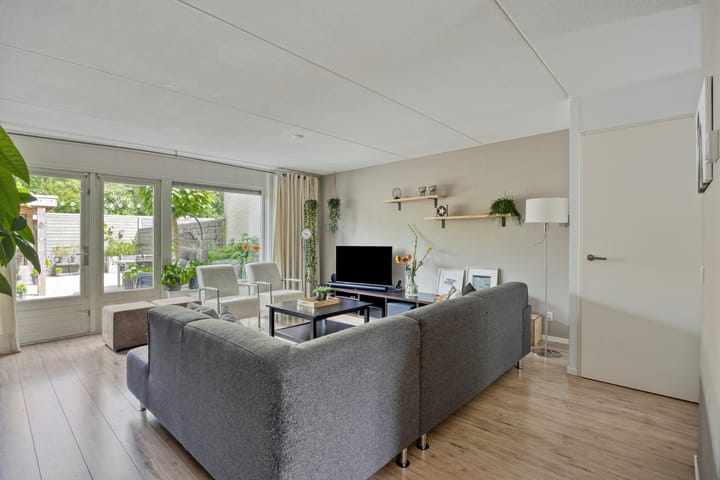 Foto 11 van Smaragd 65