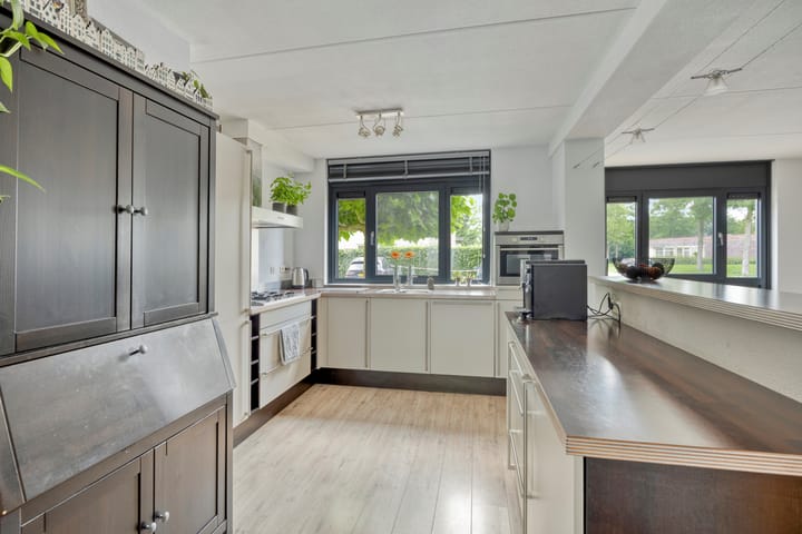 Foto 16 van Smaragd 65