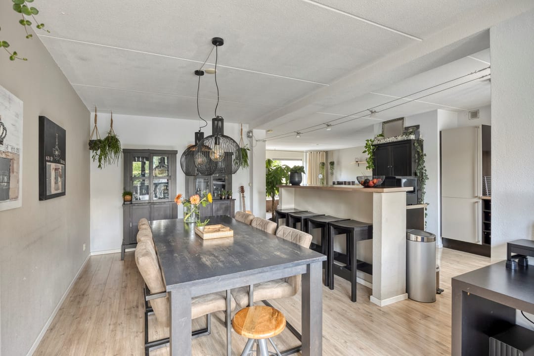 Foto 22 van Smaragd 65