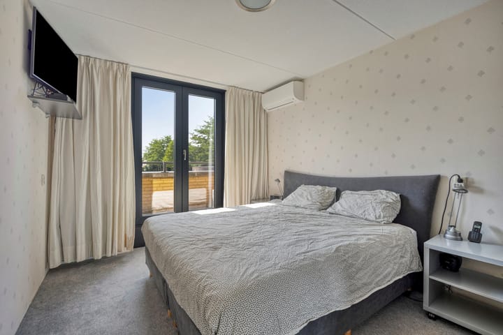 Foto 25 van Smaragd 65