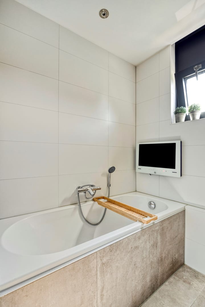 Foto 27 van Smaragd 65