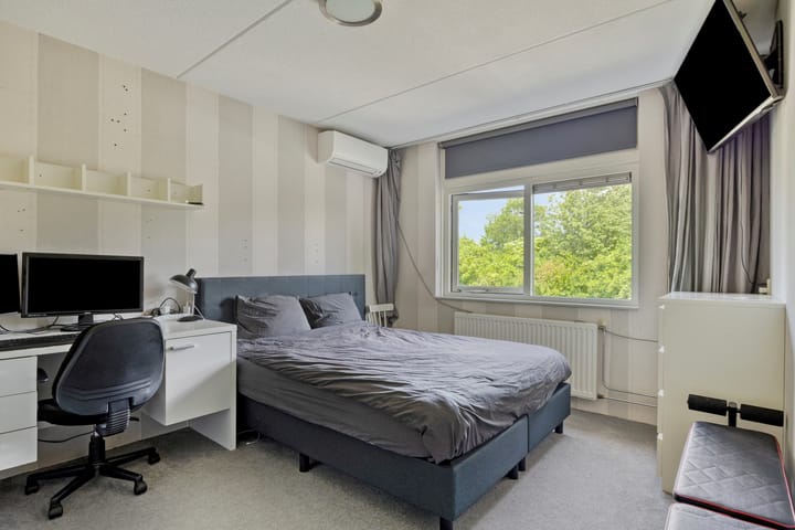 Foto 29 van Smaragd 65