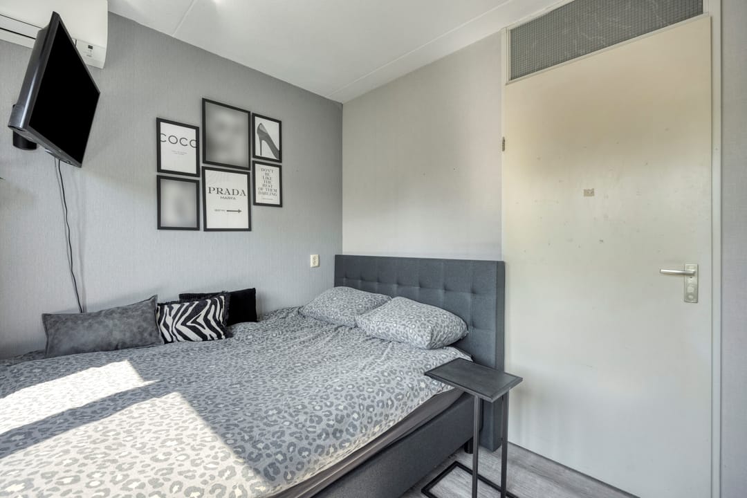 Foto 32 van Smaragd 65