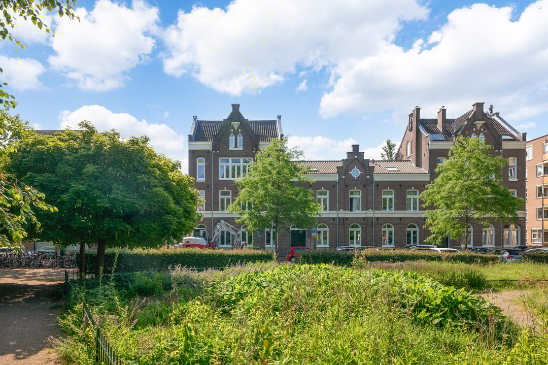 Photo 17 of Czaar Peterstraat 23-F