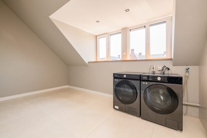 Foto 37 van De Laan van Westlands Roem 35