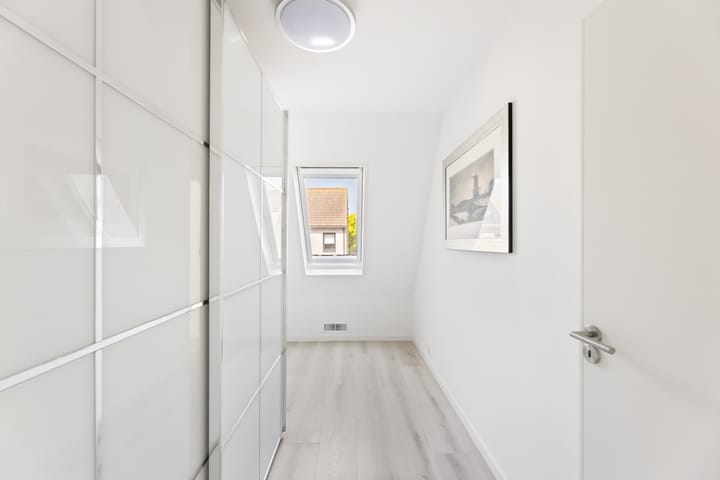 Photo 28 of Suze Groeneweglaan 15