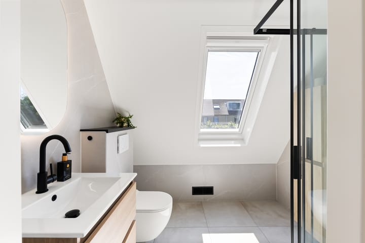 Photo 29 of Suze Groeneweglaan 15