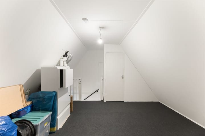 Photo 33 of Suze Groeneweglaan 15