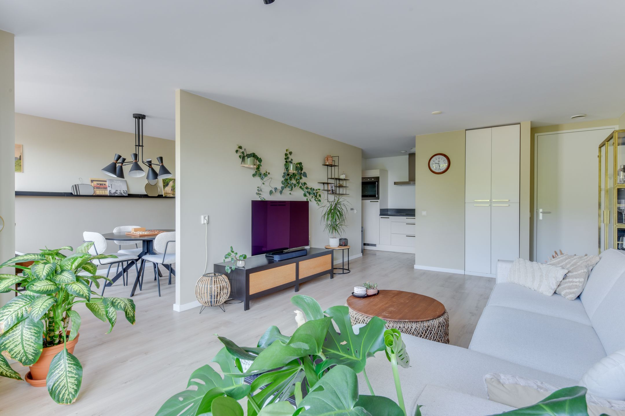 Foto 24 van Stationsweg 42