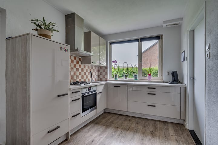 Photo 11 of Middenweg 201