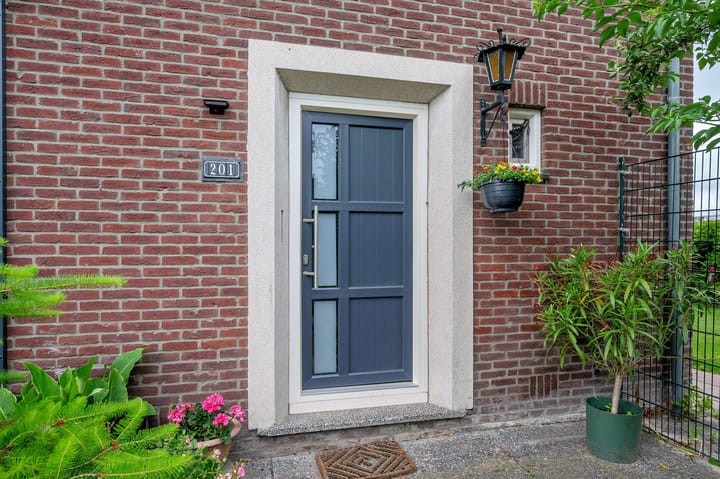 Photo 35 of Middenweg 201