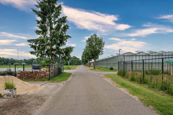 Photo 39 of Middenweg 201