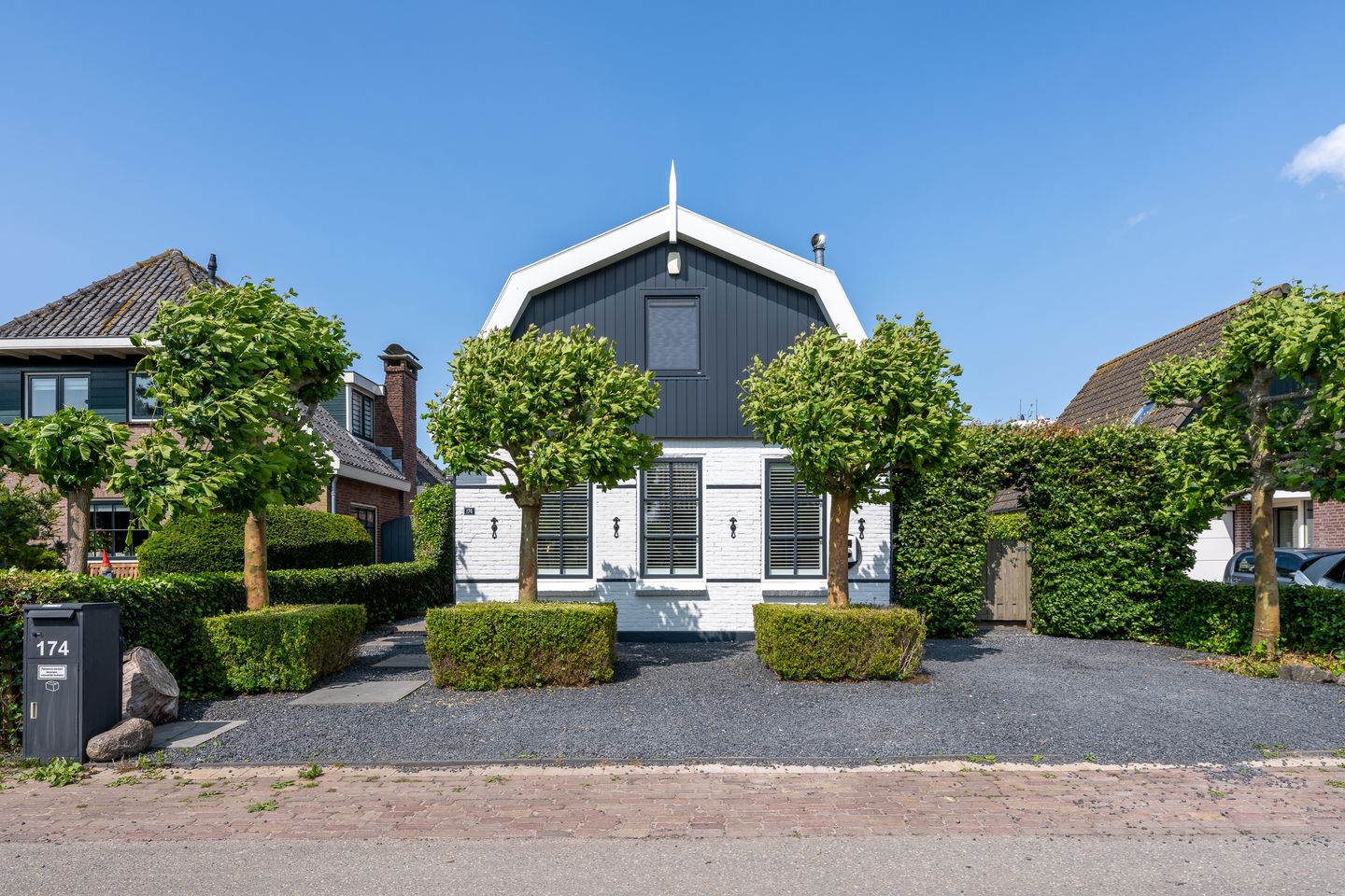 Warder 174 main image