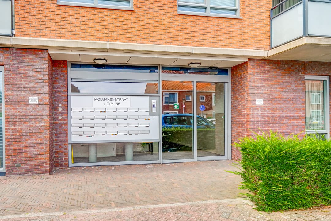 Photo 2 of Molukkenstraat 53