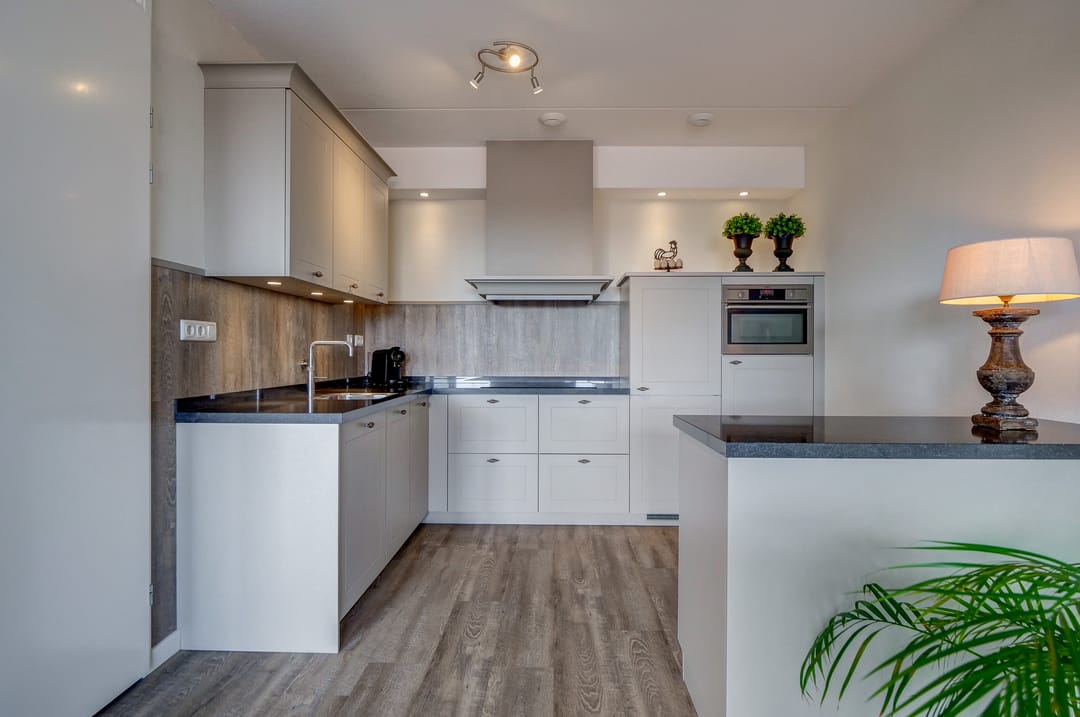 Photo 8 of Molukkenstraat 53