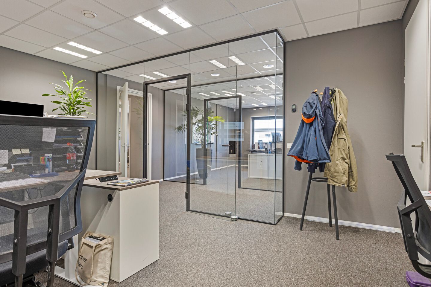 View photo 2 of Noordeinde 42-44