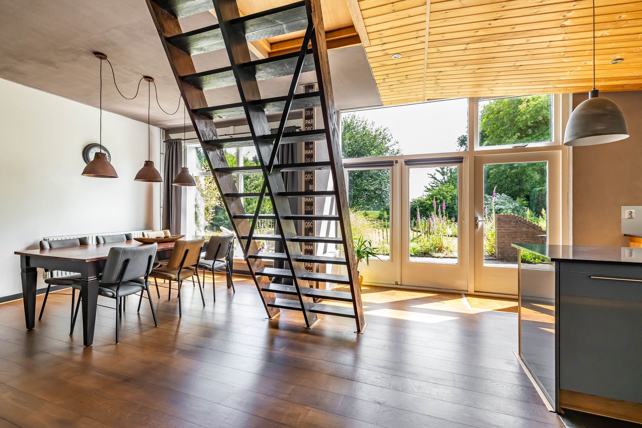 Photo 24 of Vriezerweg 15-A