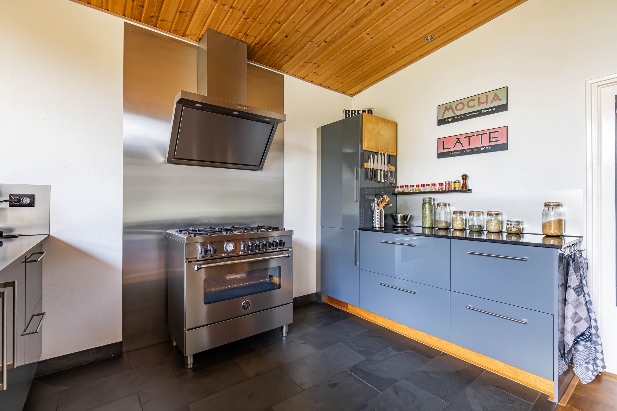 Photo 27 of Vriezerweg 15-A