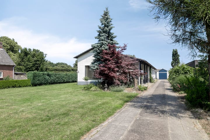 Photo 10 of Grotestraat 31