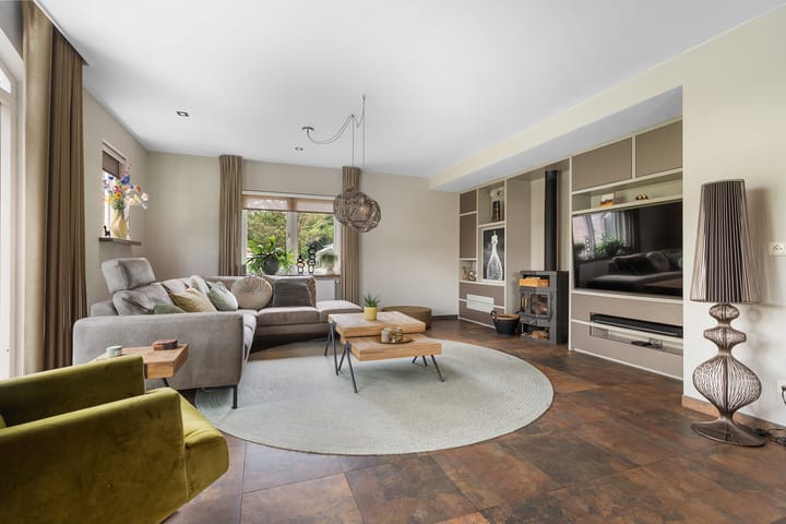 Photo 7 of Rhienderensestraat 49