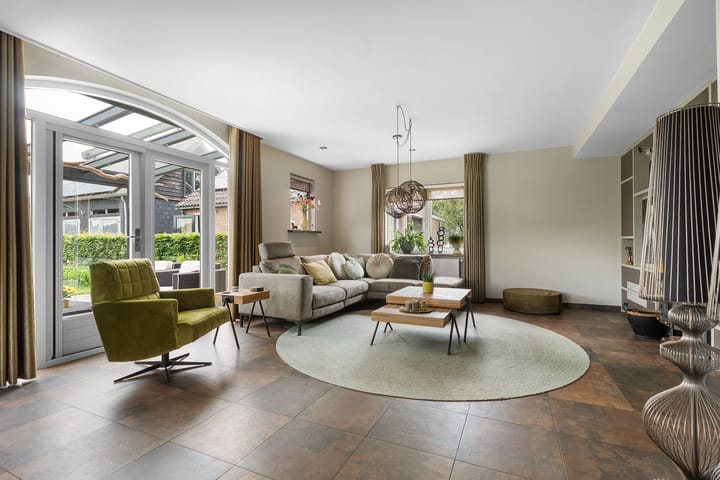 Photo 10 of Rhienderensestraat 49