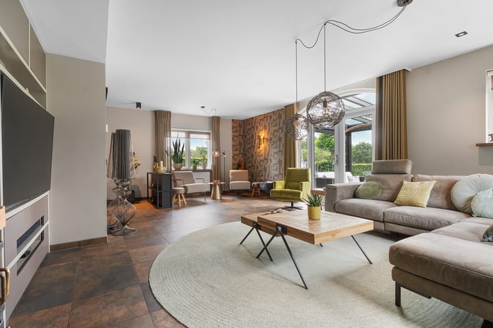 Photo 11 of Rhienderensestraat 49