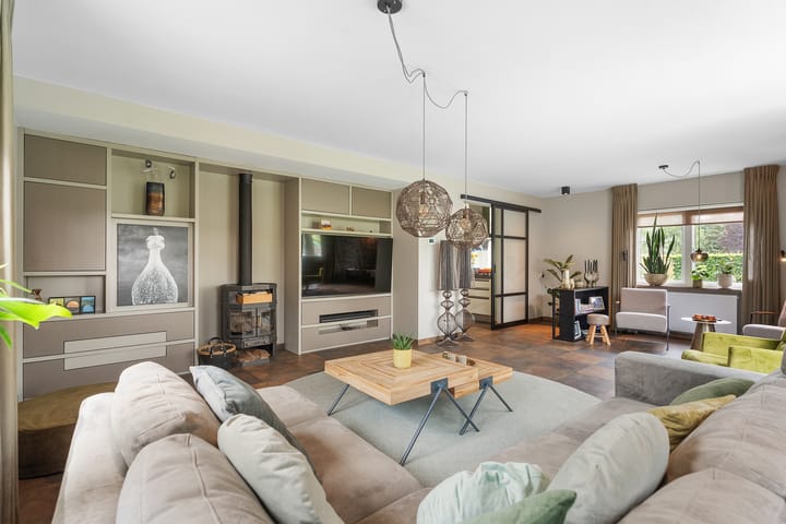 Photo 13 of Rhienderensestraat 49