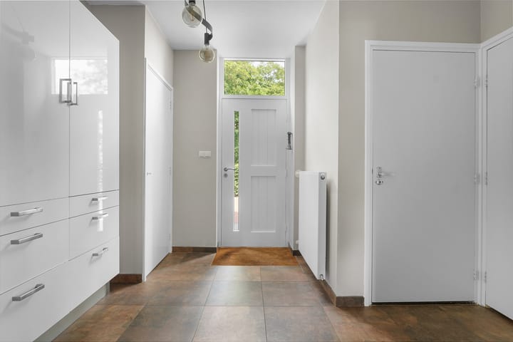 Photo 19 of Rhienderensestraat 49