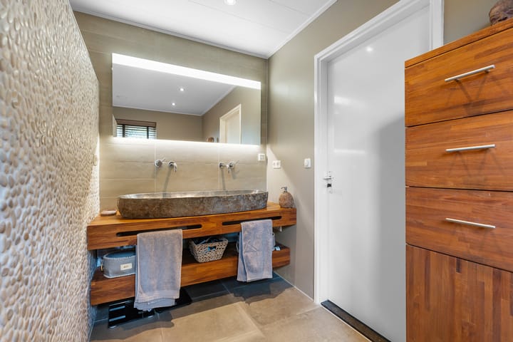 Photo 23 of Rhienderensestraat 49