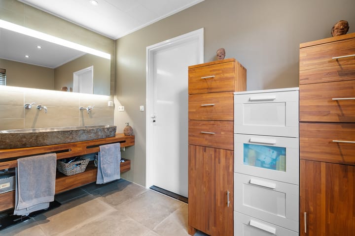 Photo 26 of Rhienderensestraat 49