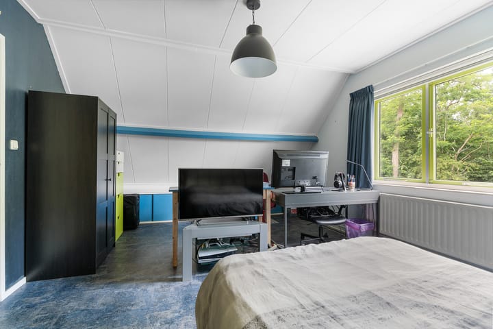 Photo 37 of Rhienderensestraat 49