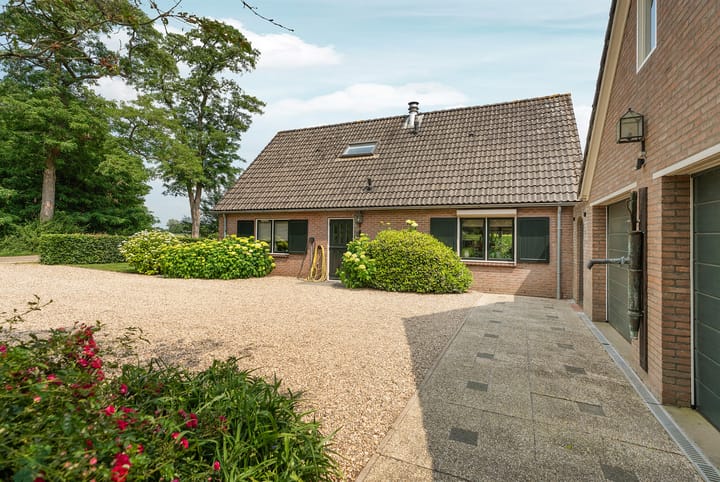 Photo 42 of Rhienderensestraat 49