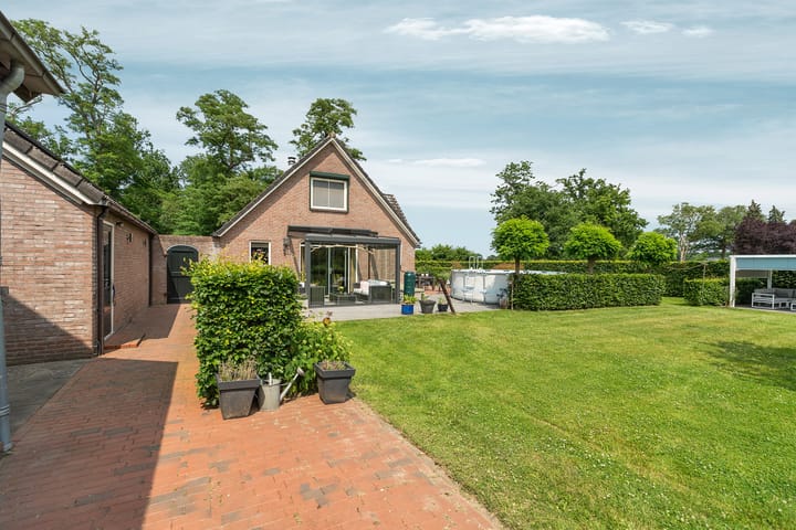 Photo 45 of Rhienderensestraat 49