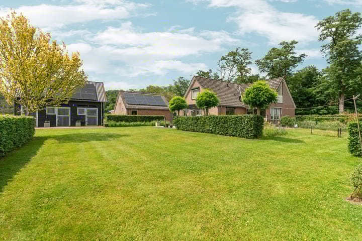 Photo 48 of Rhienderensestraat 49