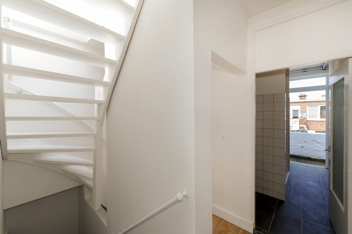 Foto 33 van Linnaeusstraat 213