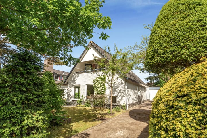 Foto 1 van Emmalaan 11