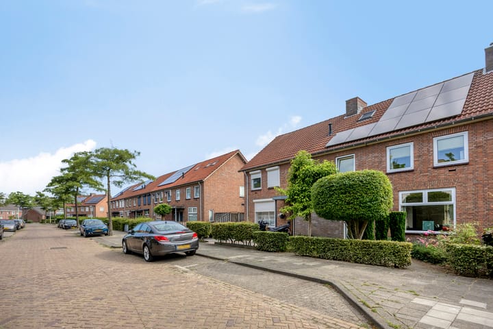 Foto 10 van Margrietlaan 62