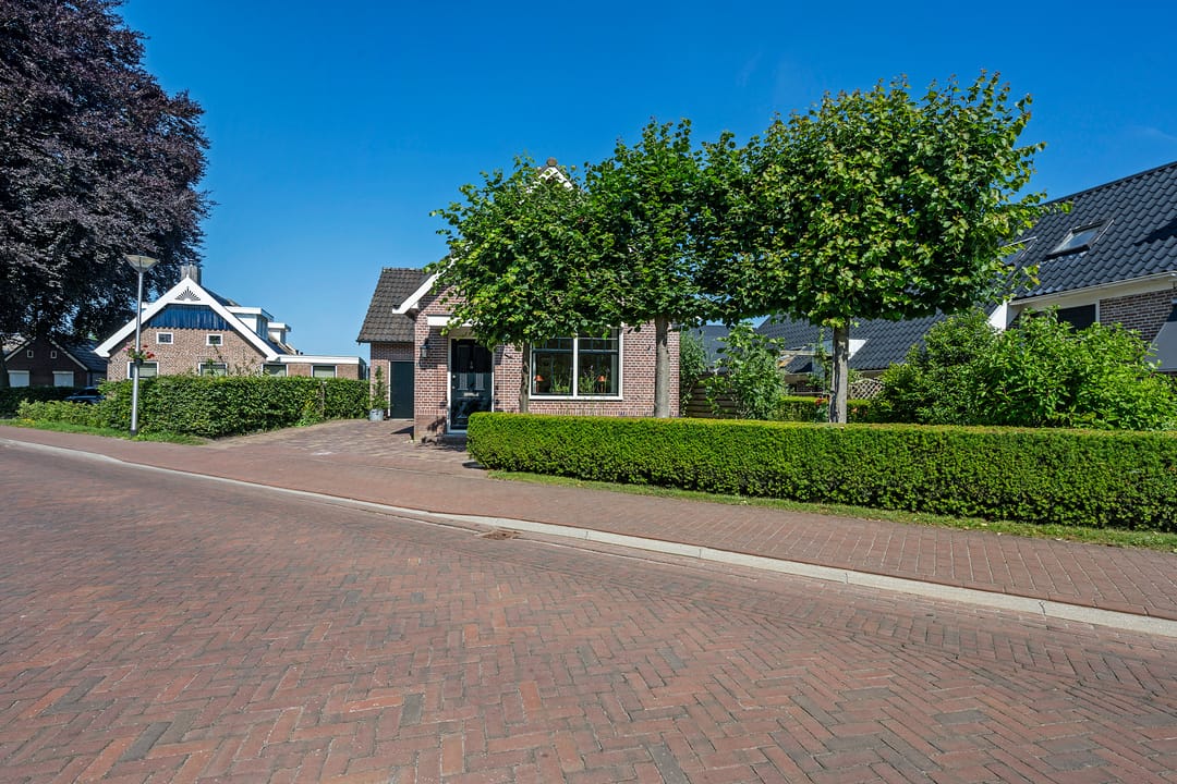 Photo 2 of Lheeweg 5