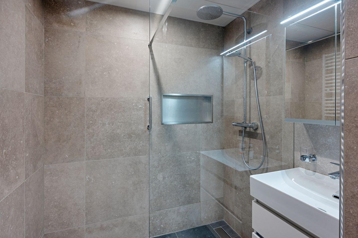 Photo 19 of Lheeweg 5