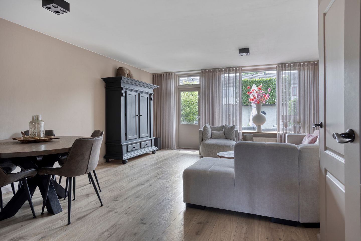 Photo 4 of Domineesakker 14